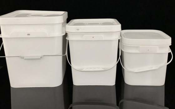 Un seau en plastique carré polyvalent de 1,2 kg pour diverses applications