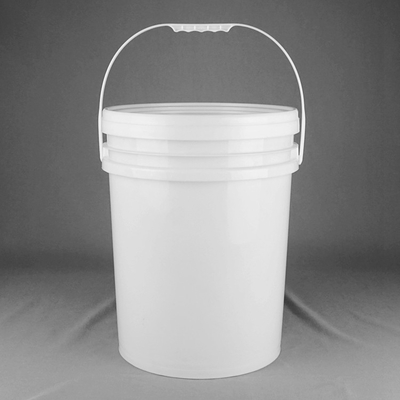 seau de emballage en plastique du lubrifiant 20L avec le gicleur d'huile, le couvercle et le lien de bras