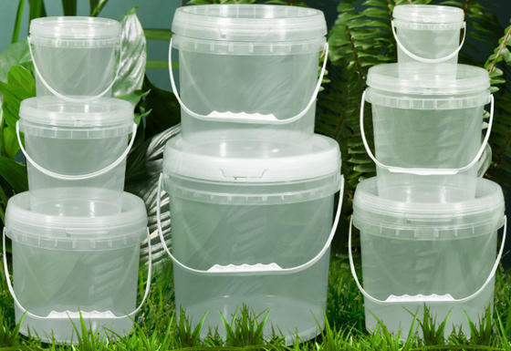 Surface douce claire formée par seau de récipient en plastique personnalisable