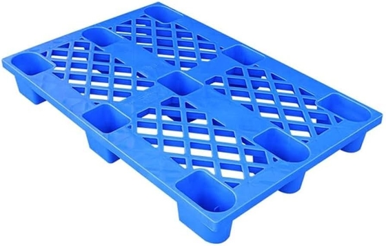 Une solution d'emballage polyvalente pour une palette en plastique empilable de neuf pieds