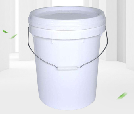 Des bouteilles en plastique de 20 litres