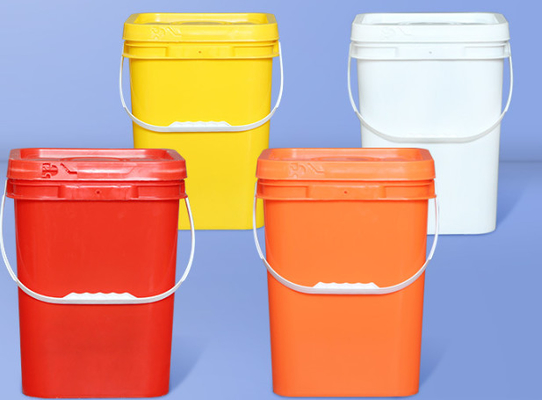 Manche comprise, récipient en plastique blanc carré pour une fonctionnalité améliorée