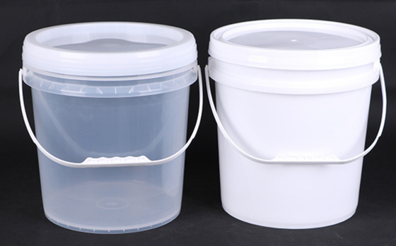 Bouteilles en plastique de 20 litres avec garniture et résistance aux UV