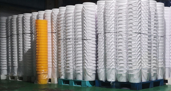 Un conteneur en plastique arrondi: la solution ultime pour stocker vos objets