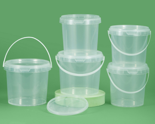 Impression à l'écran de seaux en plastique avec conception de seaux pour plus de commodité