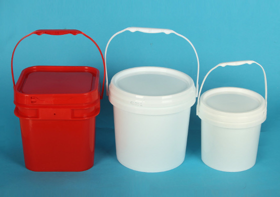 Seau de qualité alimentaire en PP carré de 2L avec poignée et couvercle résistant aux produits chimiques de différentes tailles