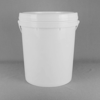 Des seaux en plastique résistant aux UV de 20 litres