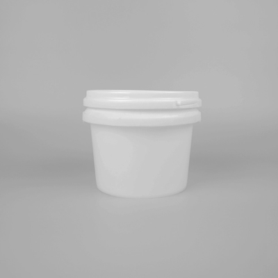 Seau en plastique résistant aux UV avec tuyau de coulée pour l'industrie