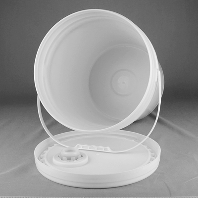 Catégorie comestible de matériel de pp seaux en plastique de 5 gallons avec les couvercles et la couverture