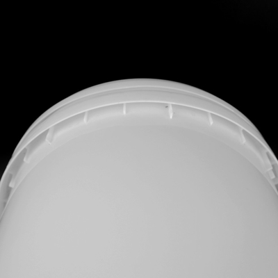 Seaux en plastique blancs de 5 gallons avec résistant UV et la poignée