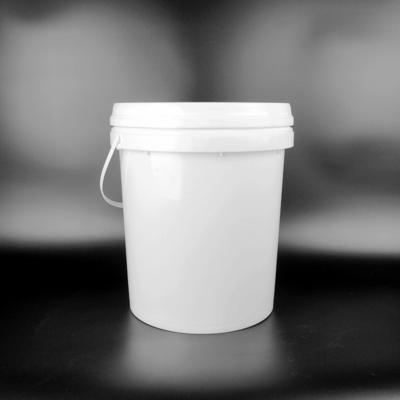 Revêtements d'engrais autour du seau en plastique 17kg avec le couvercle et la poignée
