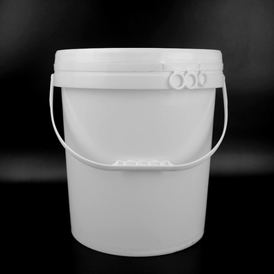 Des seaux en plastique polyvalents de 5 gallons avec un couvercle pour divers usages