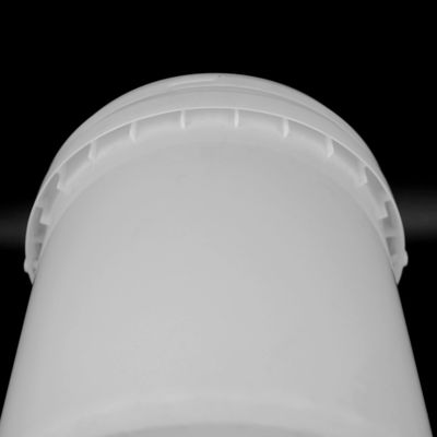 Barillet peint imperméable de conditionnement en plastique de 8 litres avec le couvercle et la poignée