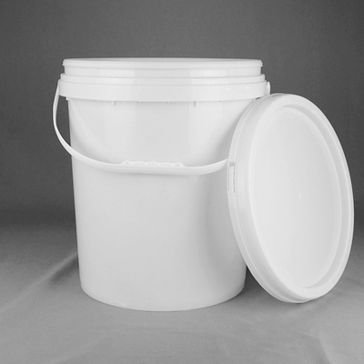 Les seaux en plastique de grand rond blanc de 6 gallons 25L coulent la preuve pour la peinture