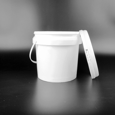 seau libre du stockage BPA de la nourriture 2L avec l'emballage durable d'aliment pour animaux familiers de couvercle