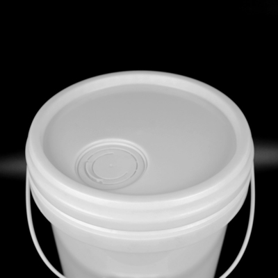 Seau bienvenu d'huile de plastique de polypropylène d'ODM d'OEM avec le couvercle de bec