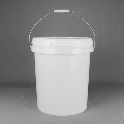 Des seaux en plastique empilés de 20 litres pour diverses applications