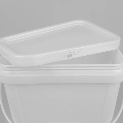 Seau de qualité alimentaire en PP carré de 2L avec poignée et couvercle résistant aux produits chimiques de différentes tailles