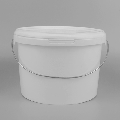 Seau en plastique de peinture de 5 litres avec la poignée et le couvercle