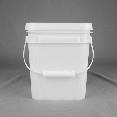 Des seaux en plastique blanc carré résistant aux produits chimiques avec impression IML pour des options de stockage durables