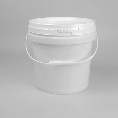 Les couleurs de variété peignent le seau en plastique 10L avec la poignée