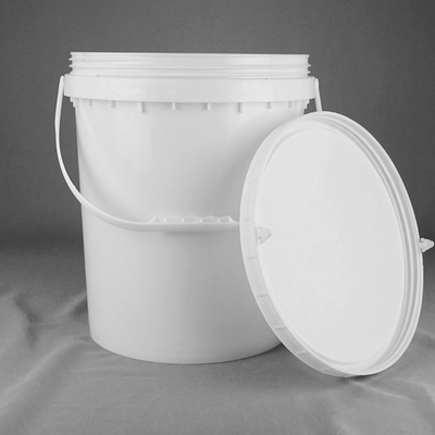 Seau libre du label BPA d'IML avec le couvercle
