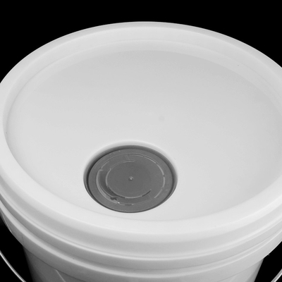 Certification ISO9001 seau de lubrifiant de 20 litres avec le couvercle de bec